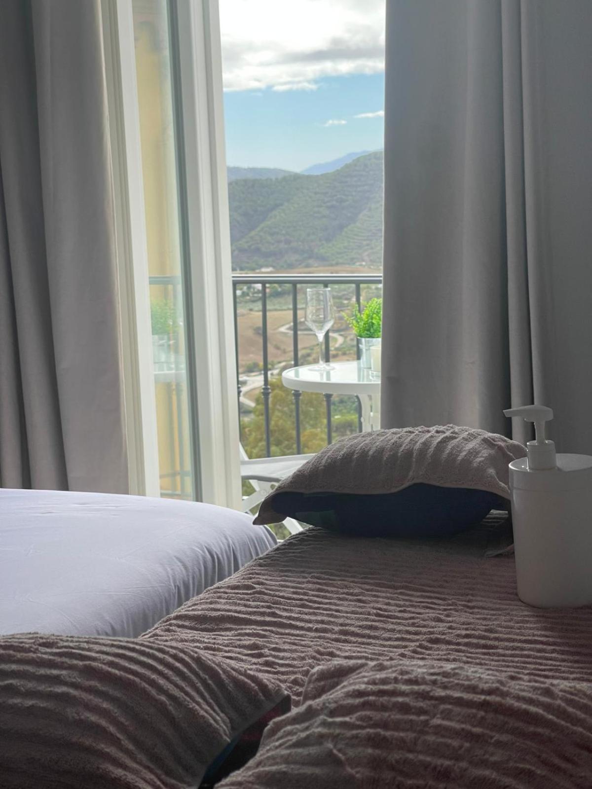 Caminito Rey & Banderas Spa Relax Carratraca المظهر الخارجي الصورة